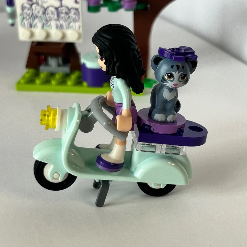 LEGO Friends Emmas Art Stand 41332 Trailer‎ Scooter Chico Cat Mini-Doll Set
